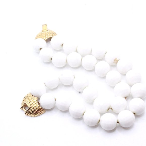 Monet Signed Designer High End White Acrylic Summer Beach Vibe Bracelet - Picture 5 of 7